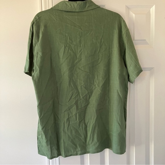 NWT Men’s Green Linen Short Sleeve Button up Collared Shirt (Small) - Picture 2 of 8